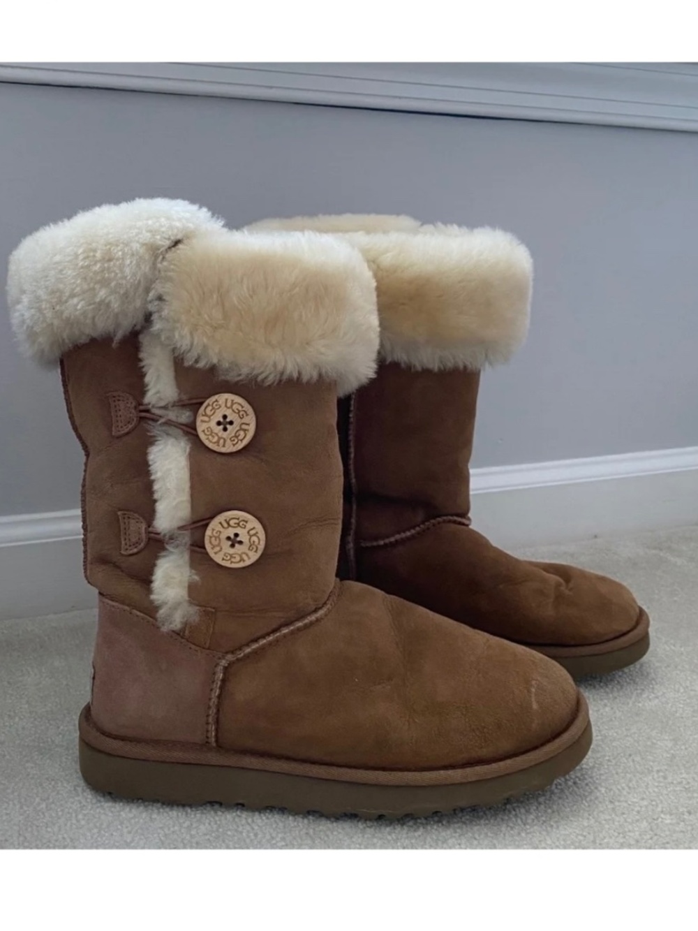 UGG Bailey Button Triplet II Boot Size 7
